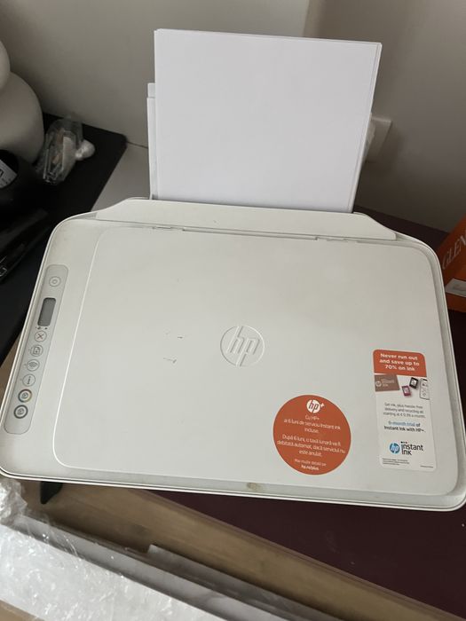 Мултифункционален цветен принтер/скенер HP Deskjet 2710e