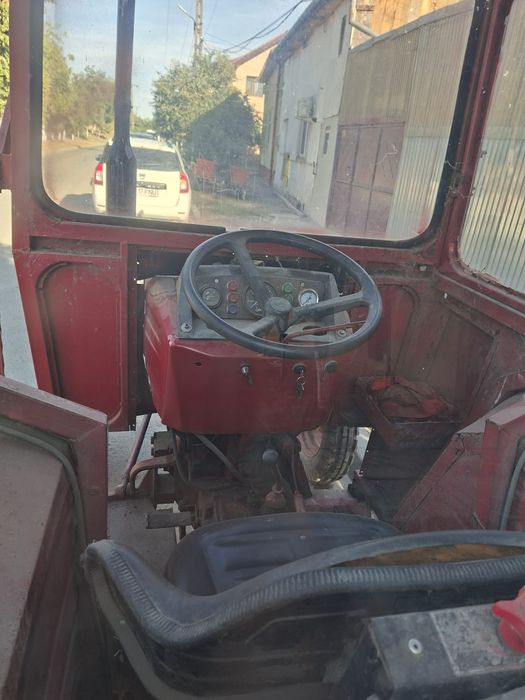 Tractor U445 ...