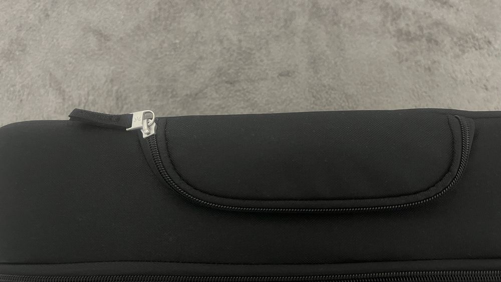 Troller Laptop Case Logic ANR-317 – Folosit de 2 Ori, Stare Perfect