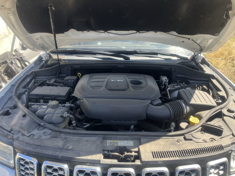 Продавам Jeep Grand Cherokee WK2 3.6 на части