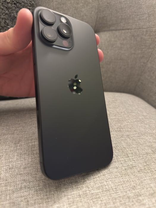 Vând iPhone 16 Pro Max – 256GB, baterie 100%, husă Mobilfox cadou