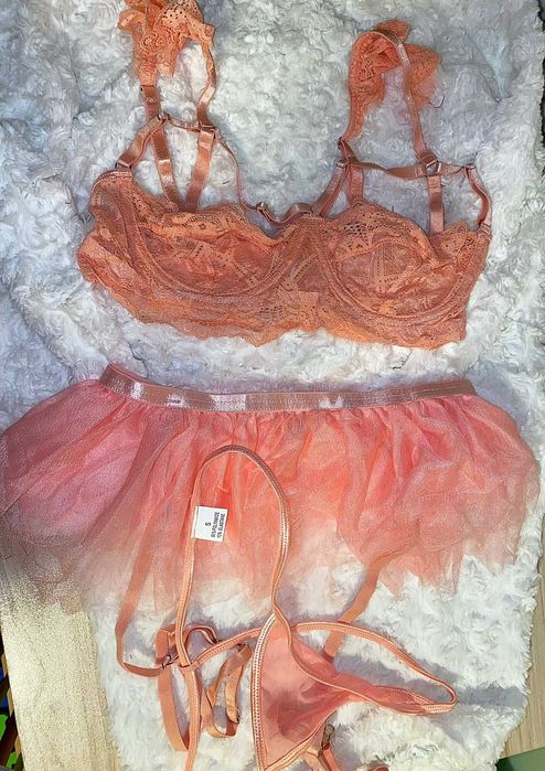 Set lenjerie sexy harness cu peplum roz