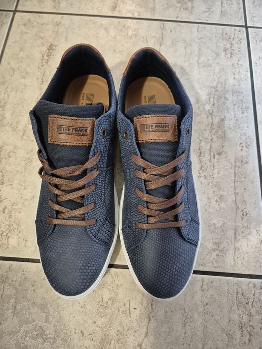 Pantofi de piele noi 43