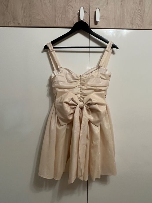 ЛБД рокля с брокат и панделка