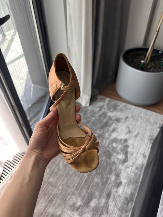 Туфли для бальных танцев