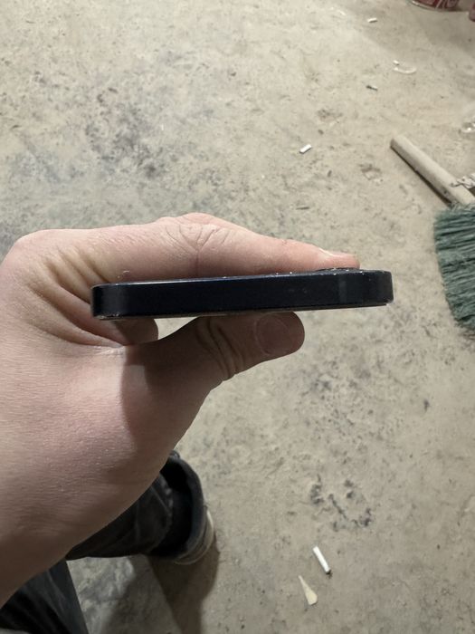 Продам iPhone 12-й