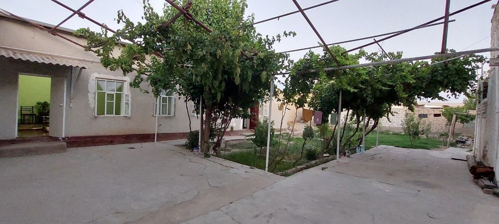 Uy sotiladi. Eski shaxar Talqoq maxalla 20 uy