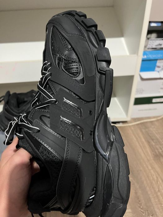Vând Balenciaga track full black