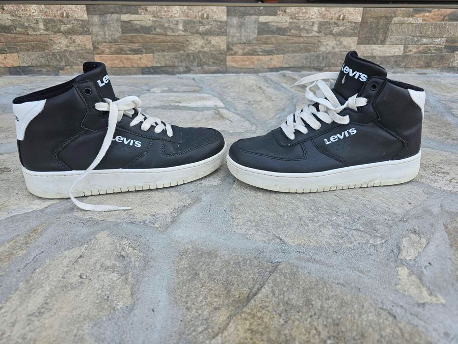 Кецове nike, levis много запазени