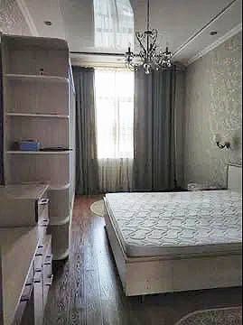 Шота Руставели 3/5/5 Высокопотолочка меб+тех Срочно 74квм