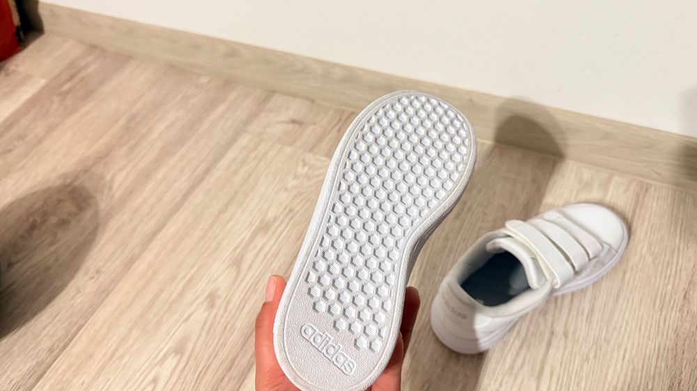 Adidasi adidas baieti marime 30.5