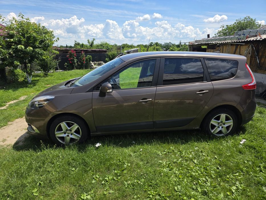 Renault grand scenic 2012