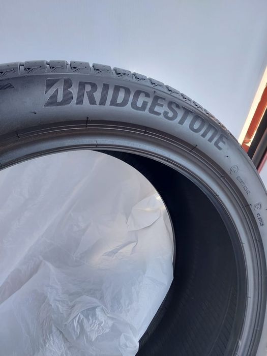 Шины Bridgestone 225/45/18