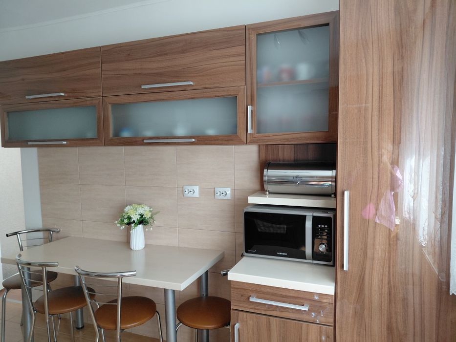 Mobila bucatarie cu fete mdf lucios