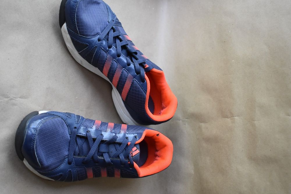 Кроссовки разные р 38