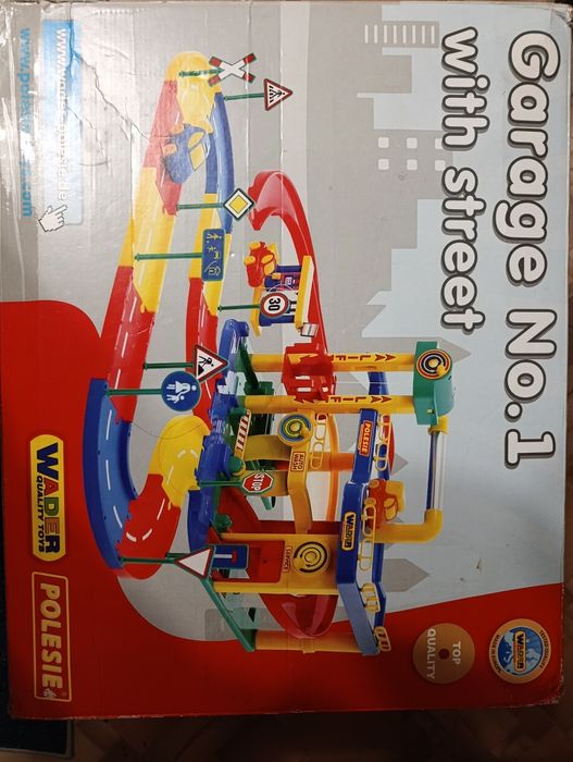 Продается Гараж с дорогой, паркинг игрушка