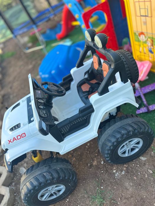 Детски акумулаторен джип