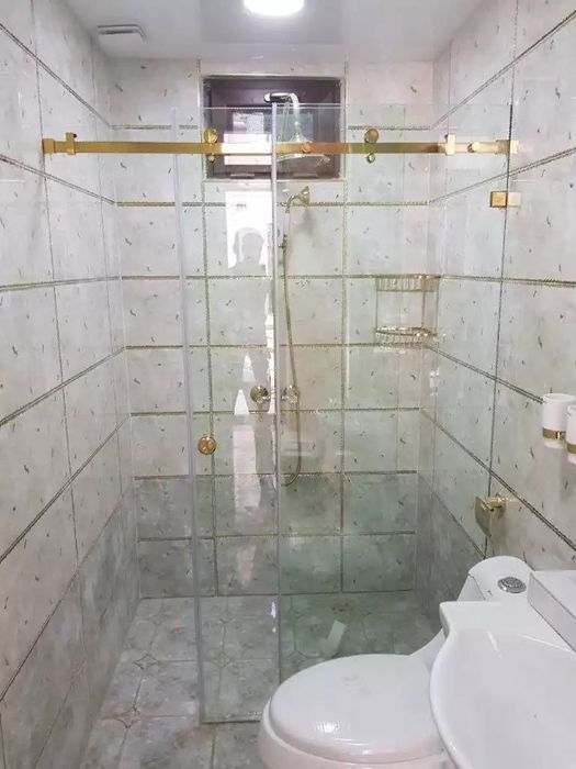 Душевые кабины  с закалённого стекла