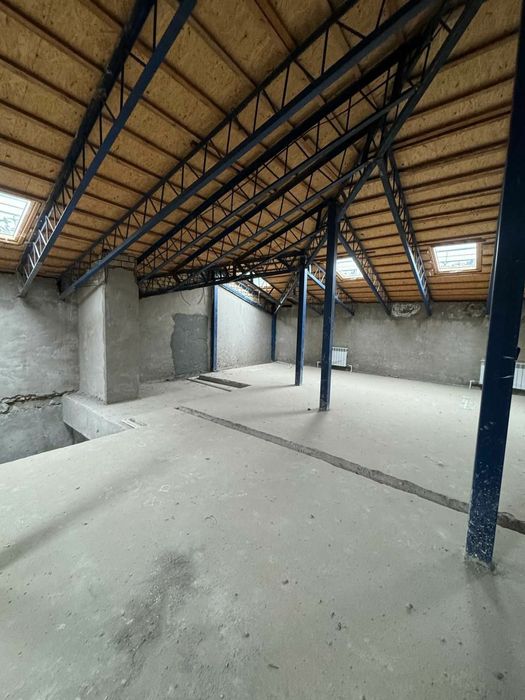 Срочно Продажа Parisien Коробка Вид Во Двор