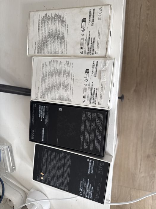 Vand cutii originale de iphone