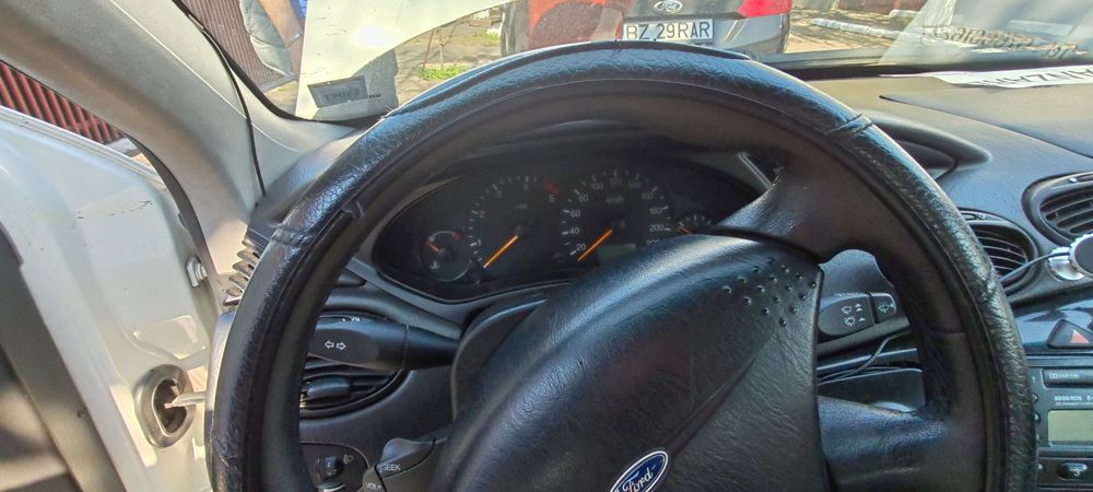 Vând Ford Focus Turner