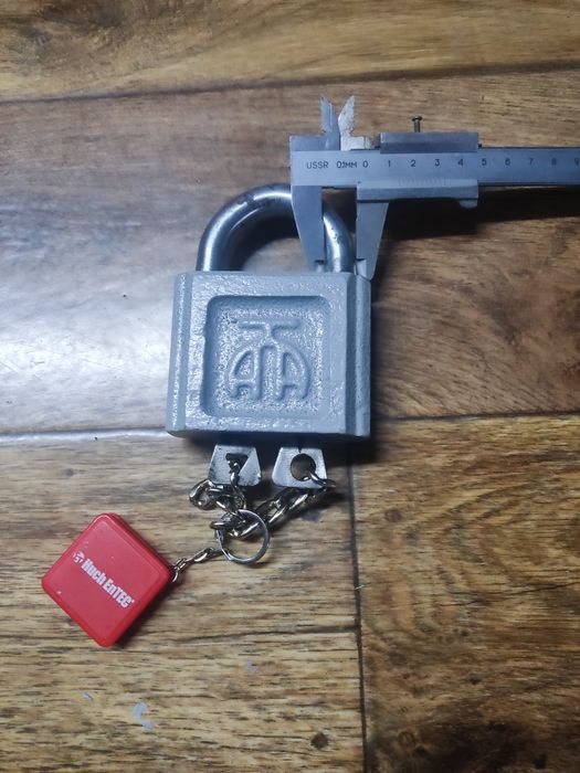 Замок навесной, амбарный