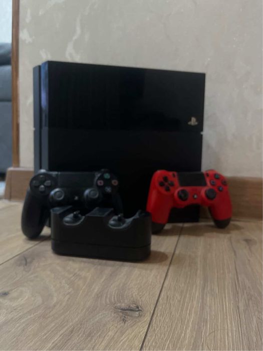 продам ps4 в хорошем состоянии