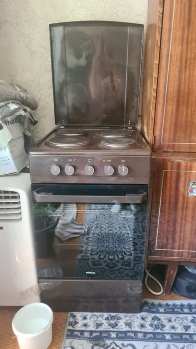 Продам электроплиту Hansa