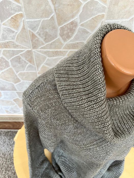 Pulover dama CANDA cu puțin fir auriu