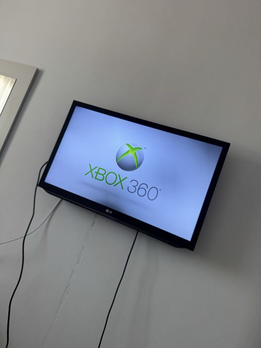 Xbox 360 slim cu incarcator