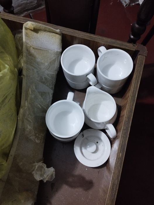 Продам срочно посуду