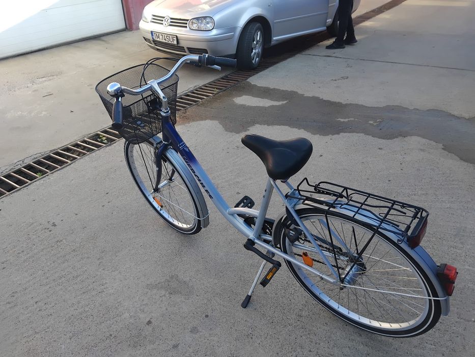 Vând bicicleta pentru damă