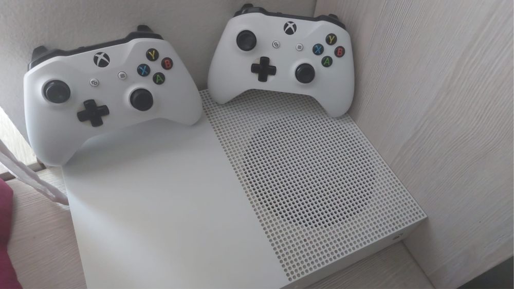 Xbox one S 500 GB + jocuri