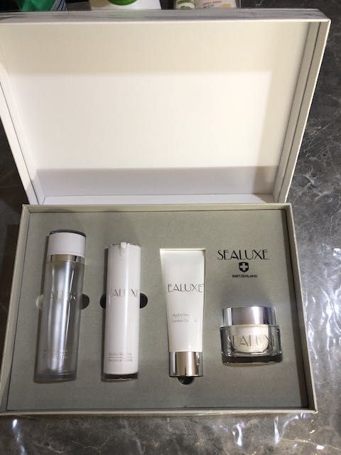 SEALUXE  уходовой косметики  для Нее, 4 в 1 Швецарский набор