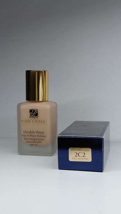 Font de ten Estee Lauder Double Wear formula veche