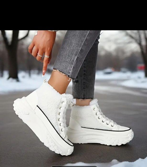 Зимни дамски  кецове!