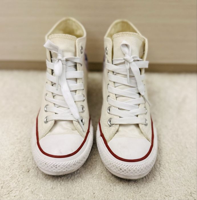 Converse cu talpa ascunsa