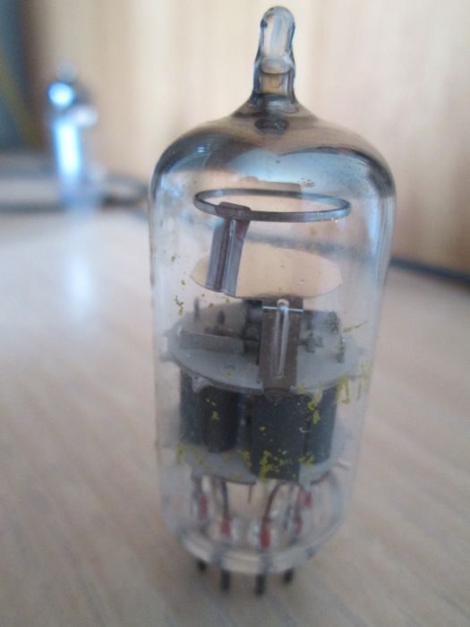 радио и телевизионни лампи