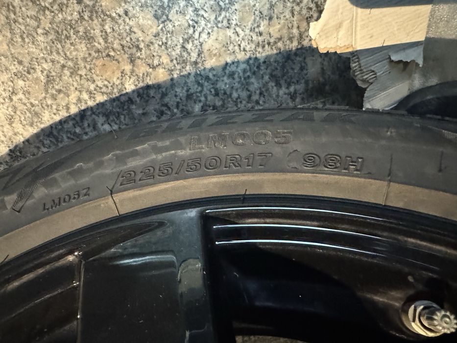Anvelope iarnă Bridgestone Blizzak LM005 225/50 R17 98H – ca noi