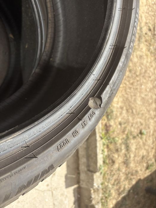 Еденични бройки - Зимна  гума Pirelli 275/35 R21 и 315/30/21