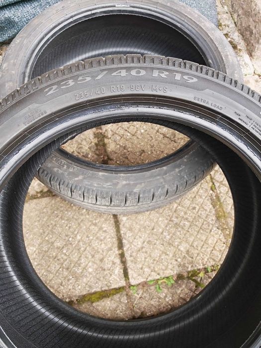 гуми 235 40 19 дот22,23г.