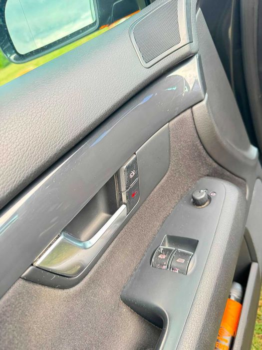 Audi A4 (2002) - Benzină