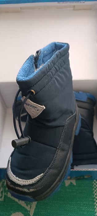 Продам детскую обувь