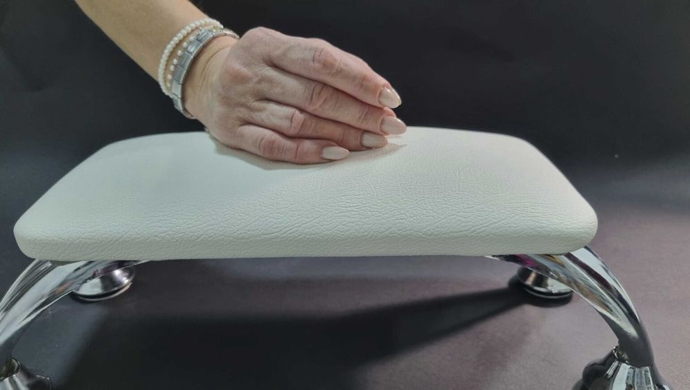 Поставка за маникюр