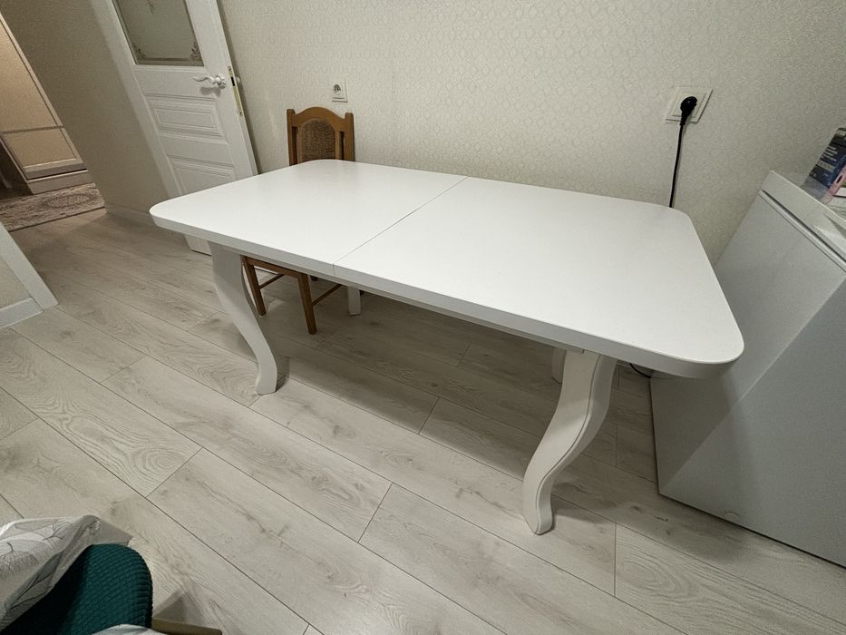 Продам стол в хорошем состоянии