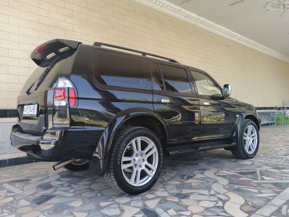 Митсубиси Натива хак,ик,ий япон сборка джип сотилади