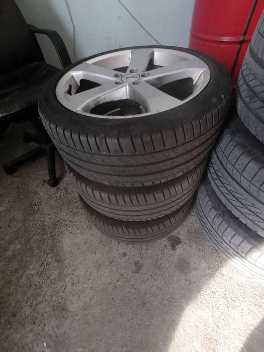 4бр. Гуми с джанти 225/40R18