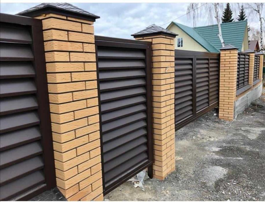 Колпаки и парапеты на заборы.