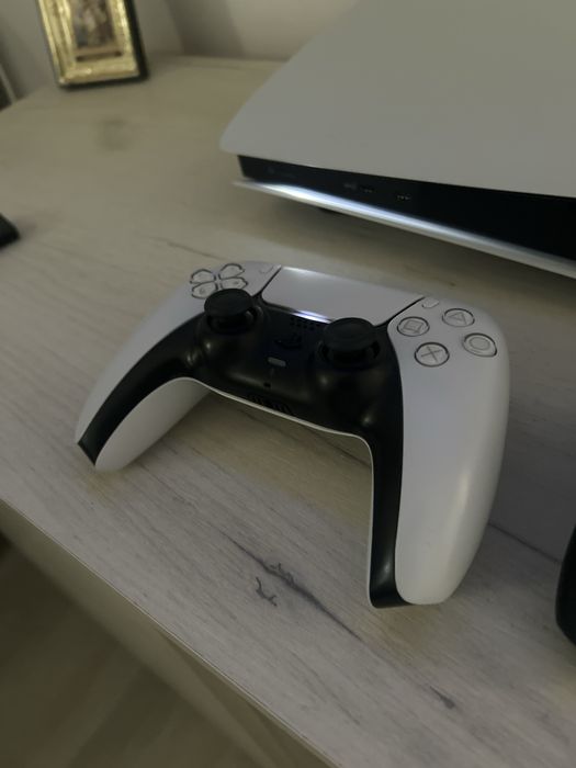 Playstation 5 slim 1 TB+ 2 controllere