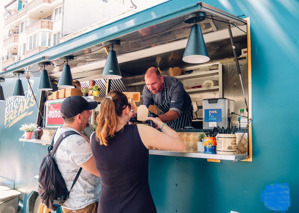 Food truck - напълно оборудван и готов за работа веднага